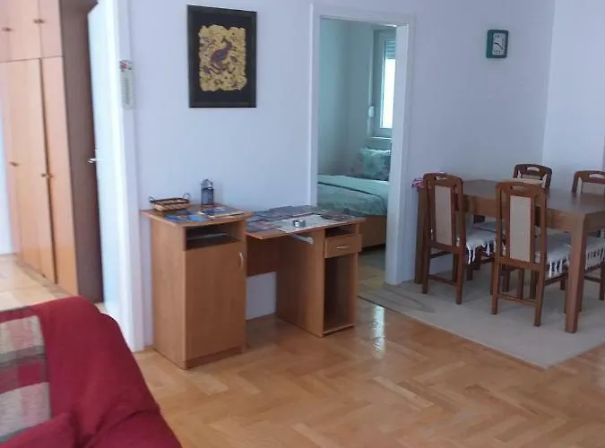 Centar 公寓 特雷比涅